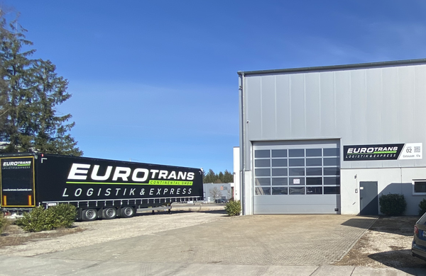 Eurotrans Continental GmbH LKW an einer Garage